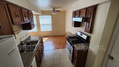 27 Wildwood Ct in Vernon Hills, IL - Building Photo - Building Photo