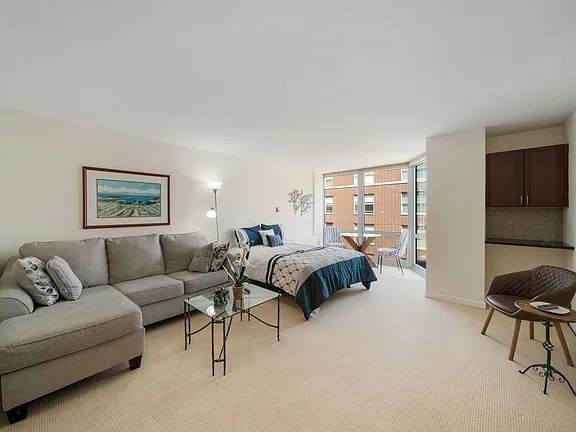 property at 21 W Goethe St