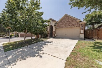 7703 Kings Spring in San Antonio, TX - Building Photo - Building Photo