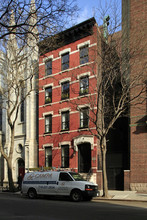 133 W 4th St in New York, NY - Building Photo - Building Photo