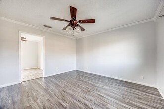 1925 N Ross Ave in Sherman, TX - Foto de edificio - Building Photo