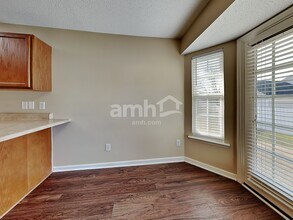 4952 Lighthouse Ct in Winston-Salem, NC - Foto de edificio - Building Photo