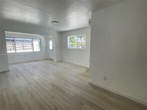 2120 Biarritz Dr, Unit 1 in Miami Beach, FL - Building Photo - Building Photo