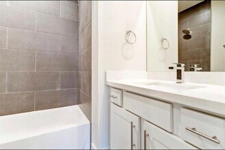 5234 Schuler St in Houston, TX - Building Photo - Building Photo