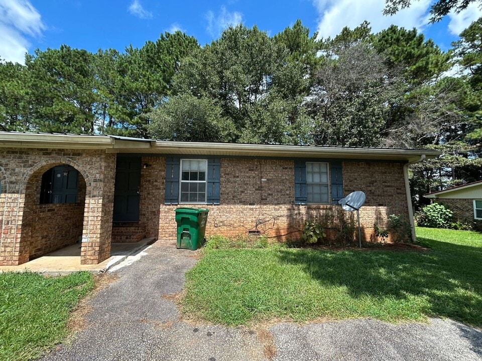 115 Carroll Cir in Carrollton, GA - Foto de edificio