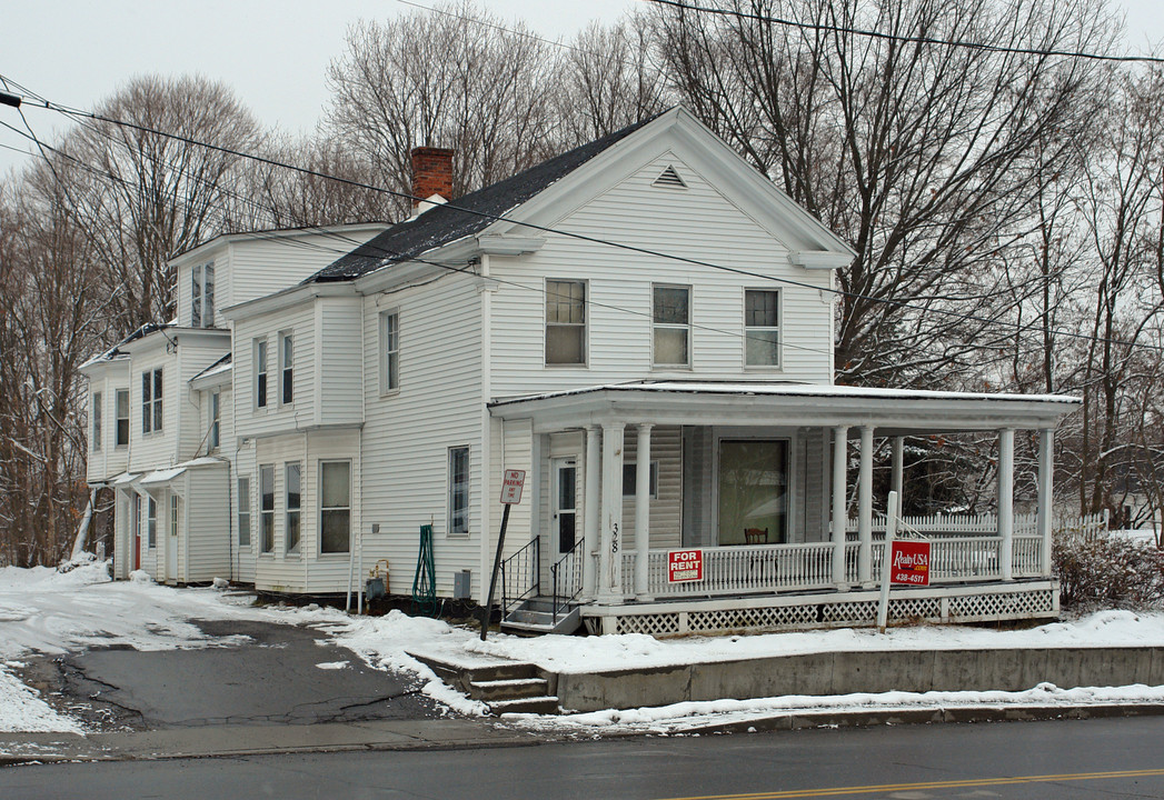 328 Milton Ave in Ballston Spa, NY - Foto de edificio