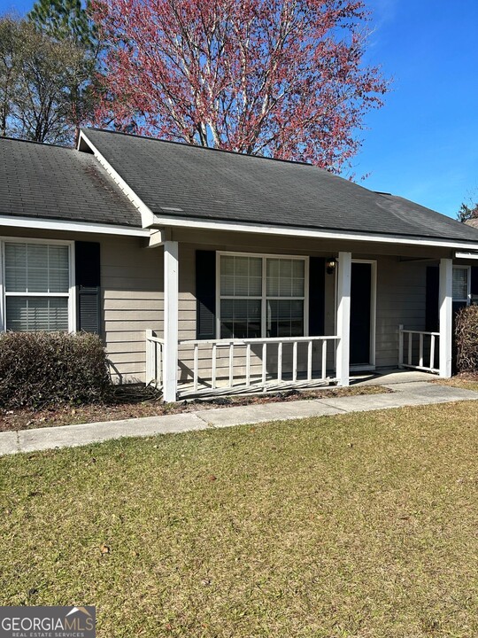 305 McQueen Cir in St. Marys, GA - Building Photo