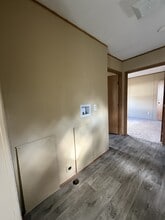 125 Deer Creek Rd in Huntington, TX - Foto de edificio - Building Photo