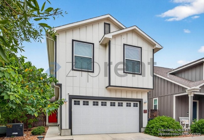 property at 1511 E Sandalwood Ln