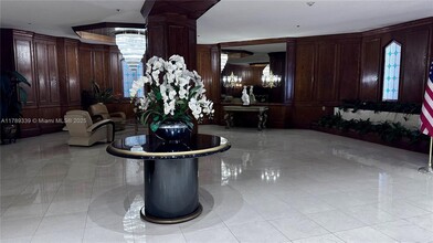 1865 S Ocean Dr in Hallandale Beach, FL - Building Photo - Building Photo