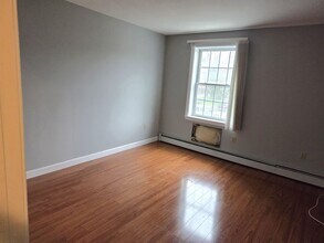 486 Nashua St in Milford, NH - Building Photo - Building Photo