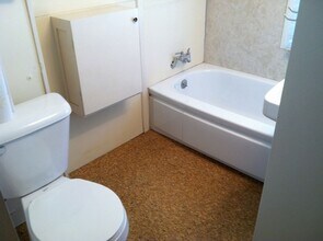 2500 Fuller Ave NE in Grand Rapids, MI - Building Photo - Building Photo