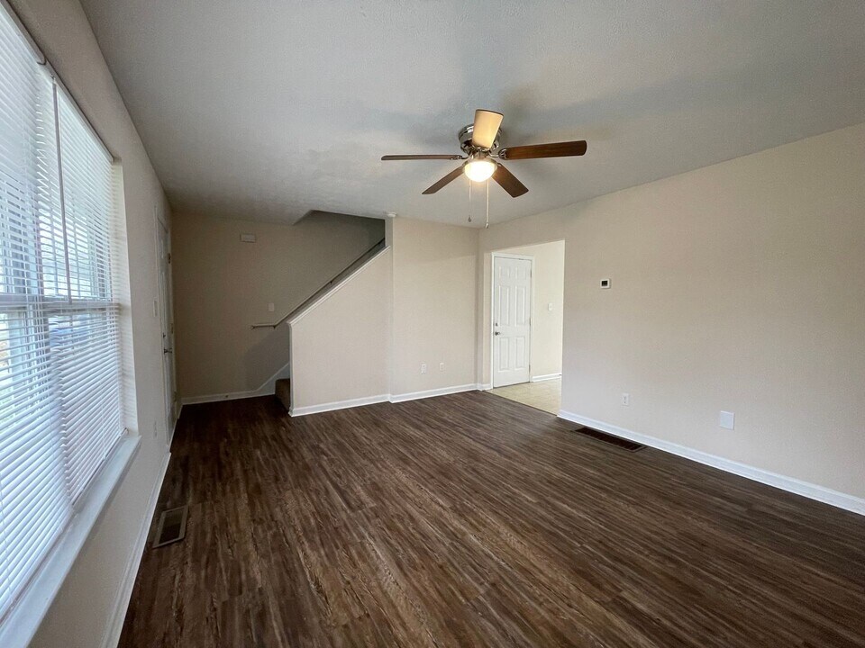 254-252 April Way in Winchester, KY - Building Photo