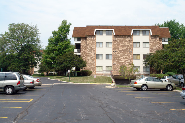 Frenchmen's Cove in Arlington Heights, IL - Building Photo - Building Photo