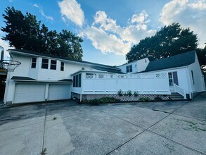5543 Granada Ln in Mission, KS - Building Photo - Building Photo