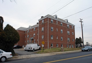 Boulevard Courts in Arlington, VA - Foto de edificio - Building Photo