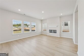 2968 Sweet Red Cir in Buford, GA - Building Photo - Building Photo