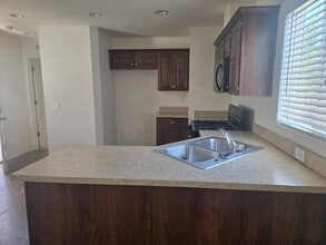 342 Petrol Rd in Bakersfield, CA - Building Photo - Building Photo