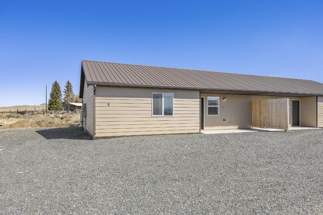 5 Topaz Ln in Sheridan, MT - Building Photo - Building Photo