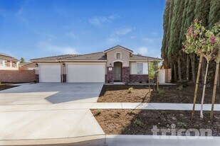 680 Susanne St in Corona, CA - Building Photo