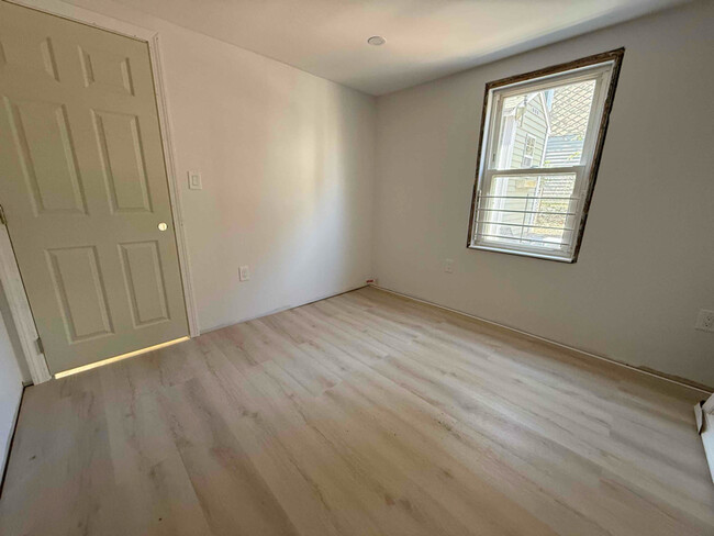 35 Jamaica St-Unit -G in Boston, MA - Building Photo - Building Photo