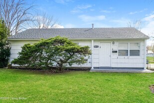 9613 El Prado St in Louisville, KY - Building Photo