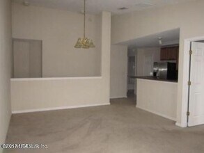 7057 Snowy Canyon Dr in Jacksonville, FL - Building Photo - Building Photo