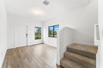 5024 Elderberry St in Haverhill, FL - Building Photo - Building Photo