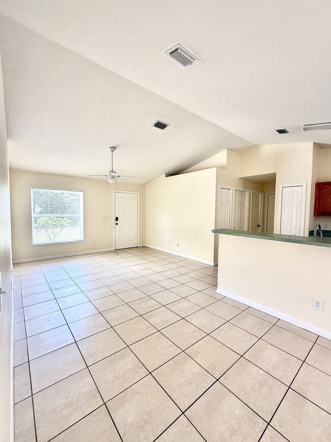 1745 8th Ave SW in Vero Beach, FL - Building Photo - Building Photo