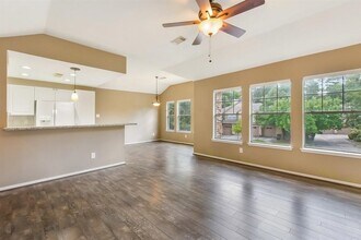 80 Scarlet Woods Ct in The Woodlands, TX - Foto de edificio - Building Photo