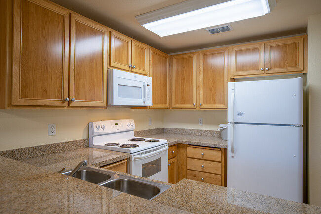 Heritage Estates Senior Apartments in Livermore, CA - Building Photo - Interior Photo