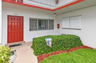 3362 Cynthia Ln in Lake Worth Beach, FL - Building Photo