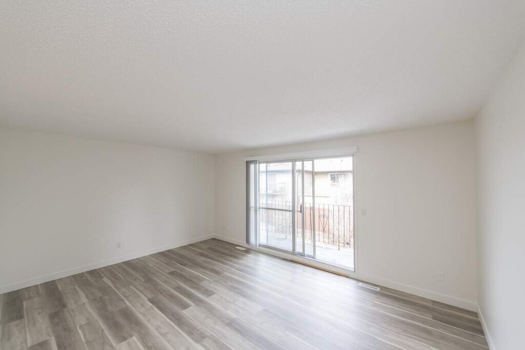 Bowness 4347 Apartments Calgary, AB Apartments For Rent