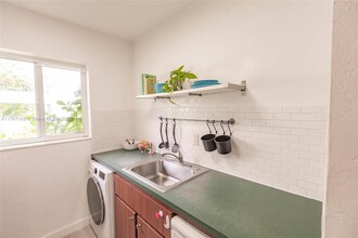 224 Meridian Ave in Miami Beach, FL - Building Photo - Building Photo