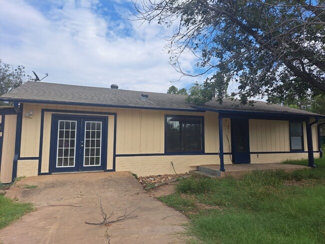 property at 851 Aspen Ln