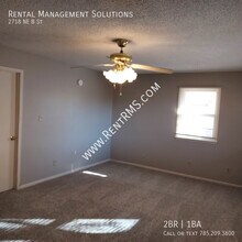 2718 NE B St in Topeka, KS - Building Photo - Building Photo