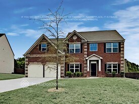 204 Loganview Dr in Loganville, GA - Building Photo