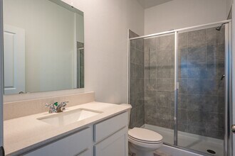 696 Daring Dr in Davenport, FL - Building Photo - Building Photo