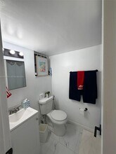 8841 W Flagler St in Miami, FL - Building Photo - Building Photo