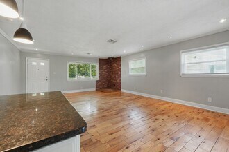 3127 N Riverside Dr in Lanexa, VA - Building Photo - Building Photo