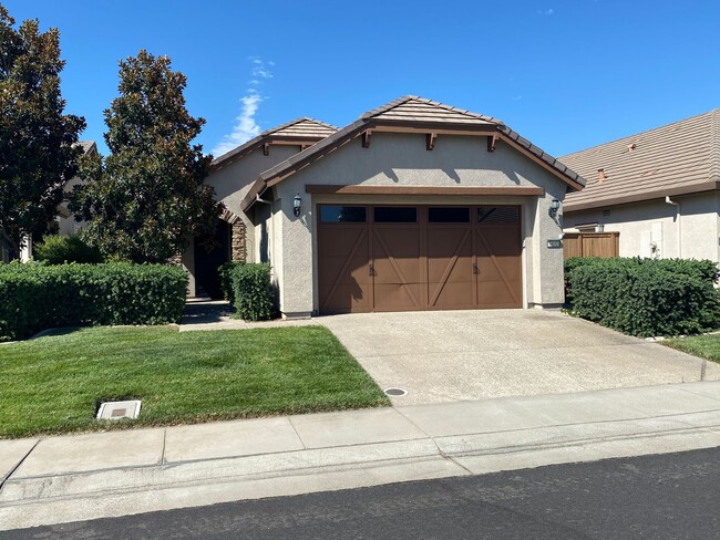 7437 Bloomsbury Way in Elk Grove, CA - Building Photo - Building Photo