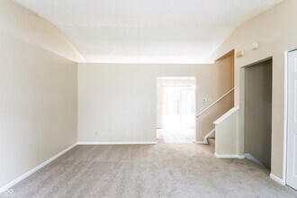 6523 Woodmere Cir in Indianapolis, IN - Building Photo - Building Photo