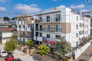 1450 S Barrington Ave in Los Angeles, CA - Building Photo