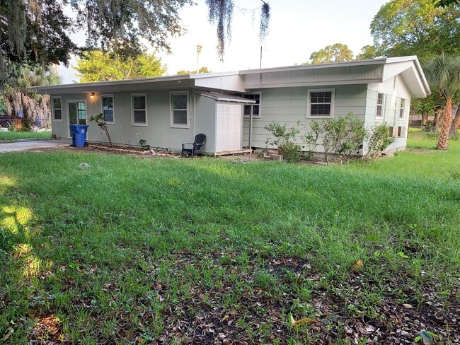 2023 7th Ave E in Bradenton, FL - Foto de edificio - Building Photo