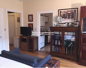 1091 Boylston, Unit 34 in Boston, MA - Building Photo - Building Photo