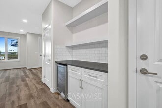 8075 Cedric Mah Rd in Edmonton, AB - Building Photo - Building Photo