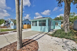 867 53rd Terrace N in St. Petersburg, FL - Building Photo - Building Photo