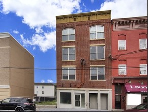 381 Communipaw Ave in Jersey City, NJ - Building Photo - Building Photo