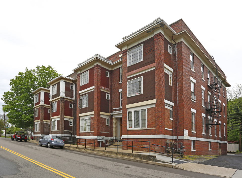 Monday Apartments in Knoxville, TN - Building Photo