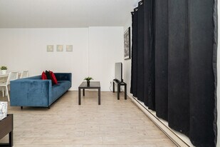 1121 Rue De Bullion, Unit SI ID1261768P in Montréal, QC - Building Photo